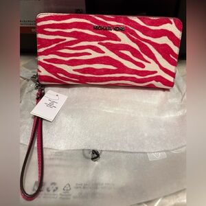 Michael Kors Jet Set Travel Large wallet in pink and white zebra-print NWT